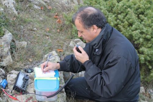 Ο Γιώργος, SV2ROR, μπήκε αμέσως στα βαθιά,πολλά QSOs και τα περισσότερα στα 40 μέτρα. Κορυφή Λιβάδι (mc-032), 22-11-2015.